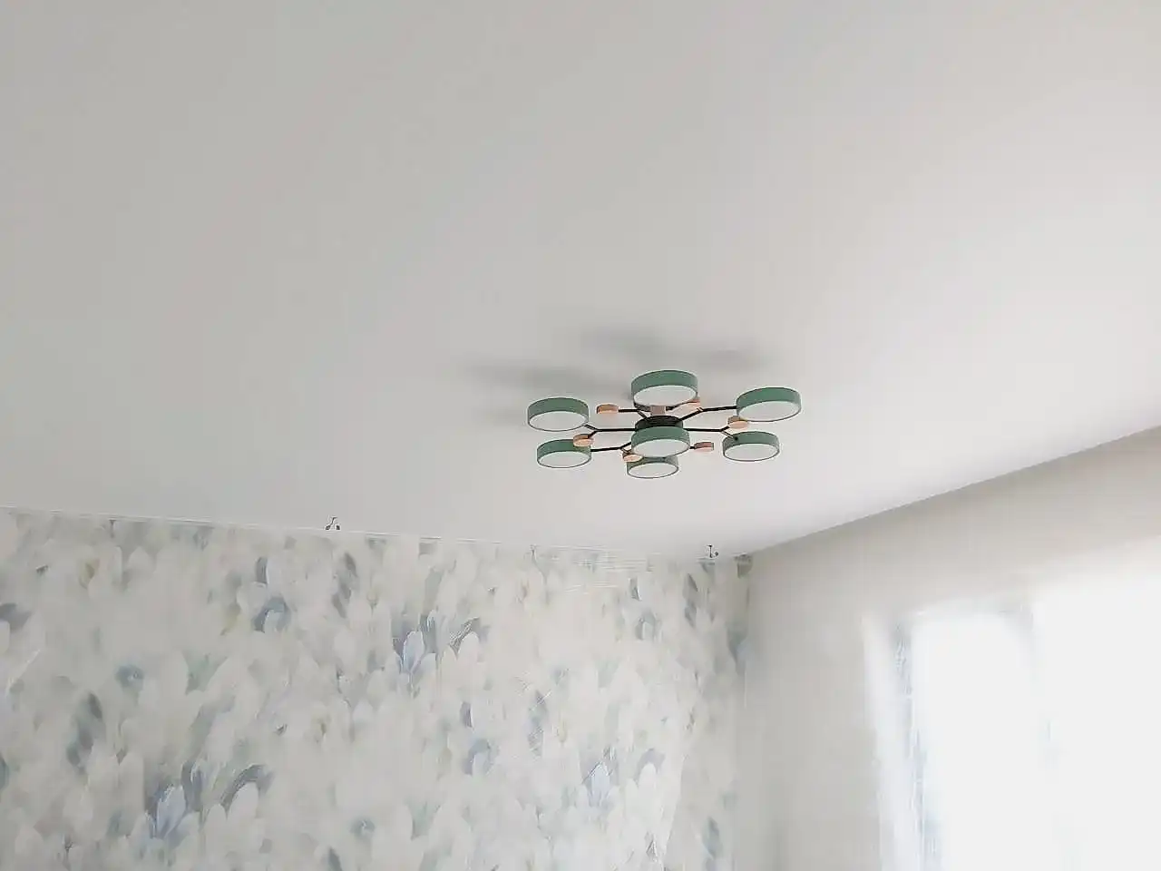 Скрытые ниши для штор в натяжном потолке